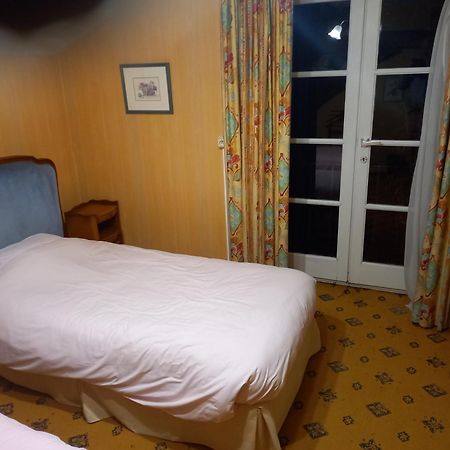 Hotel Tromcourt Couvin Esterno foto