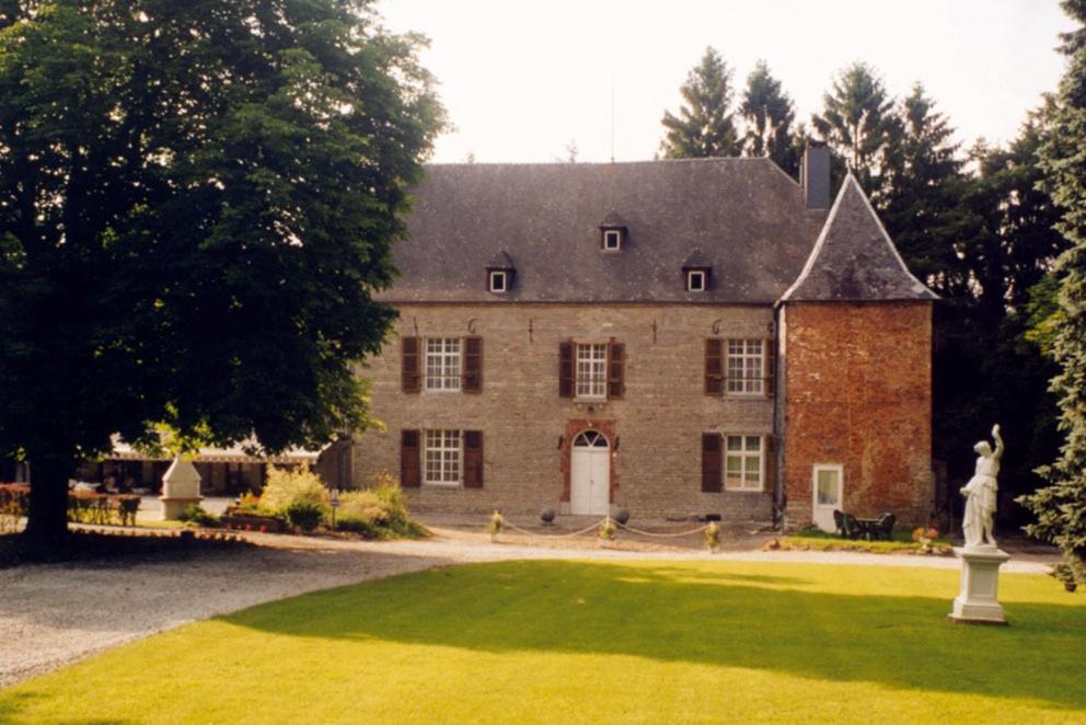 Hotel Tromcourt Couvin Esterno foto