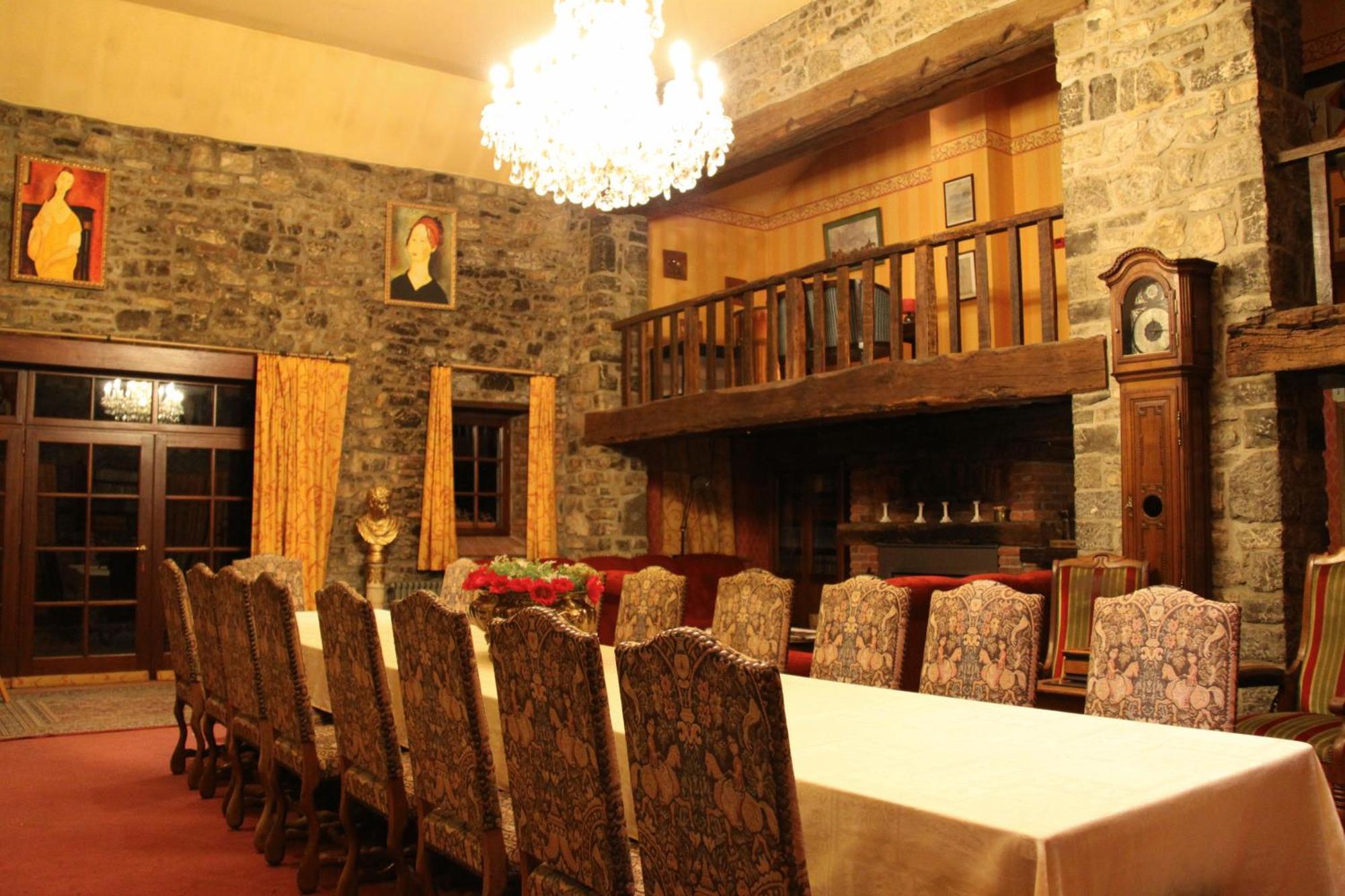 Hotel Tromcourt Couvin Esterno foto