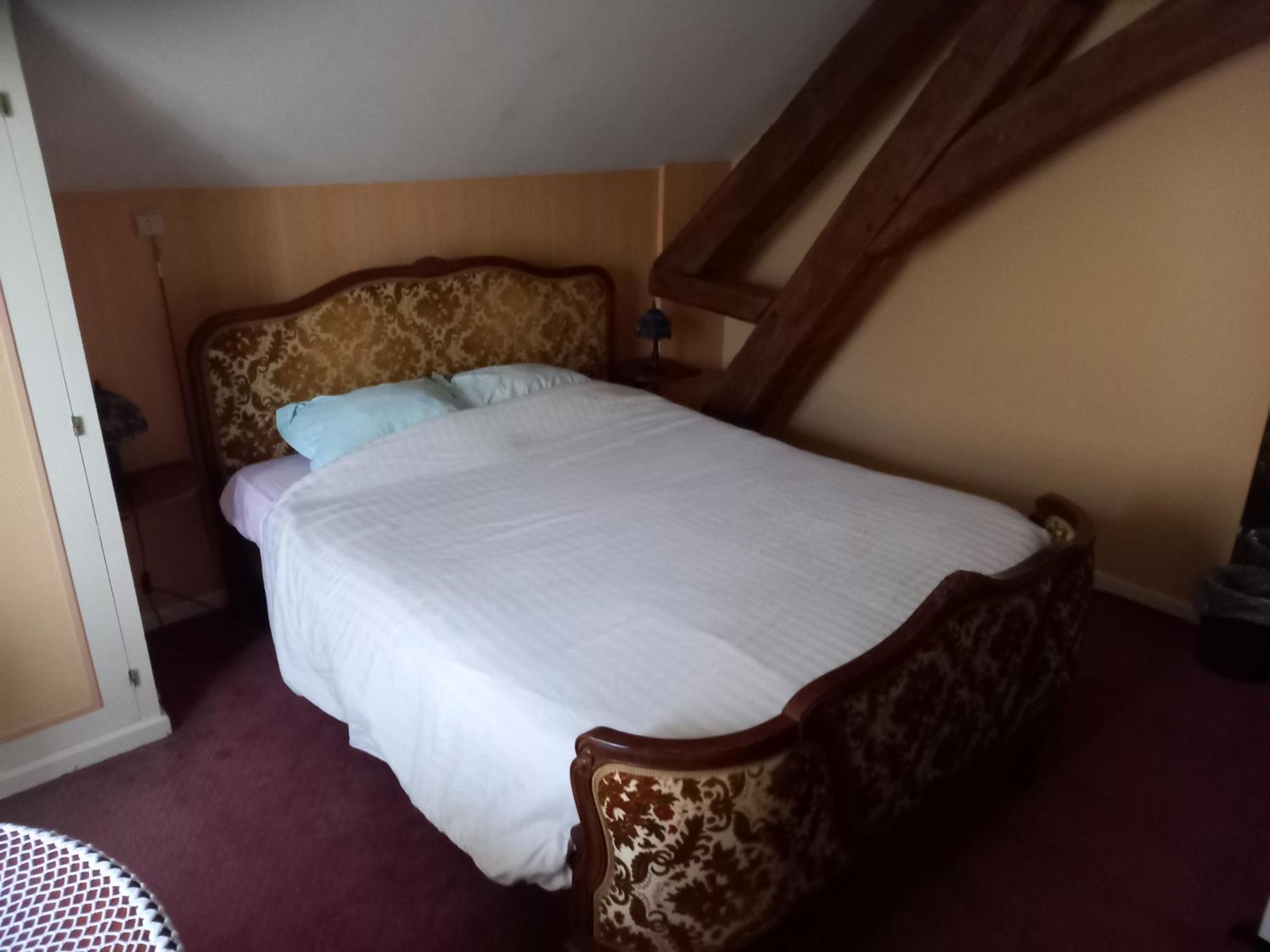 Hotel Tromcourt Couvin Esterno foto